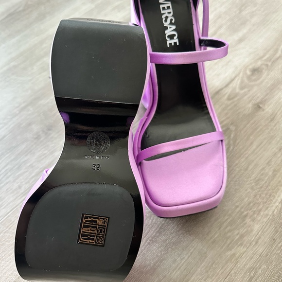 Versace platform sandals - Picture 3 of 4